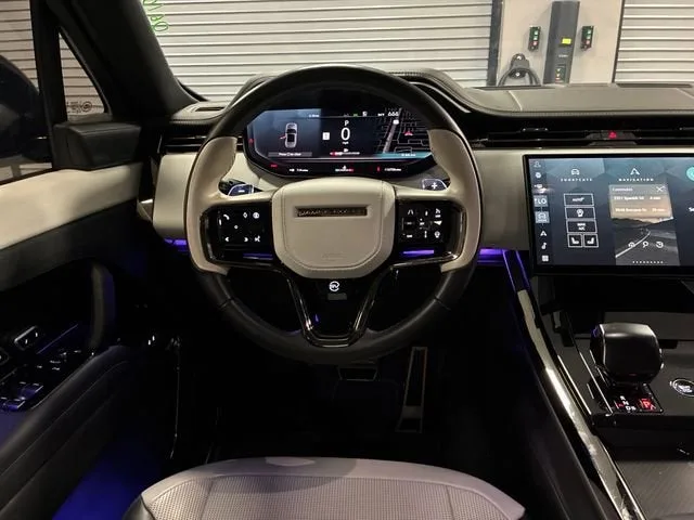 2025 Land Rover Range Rover Sport SV Edition Two photo 13