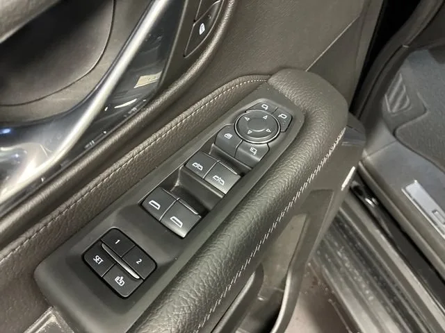 2024 GMC Yukon XL Denali photo 11