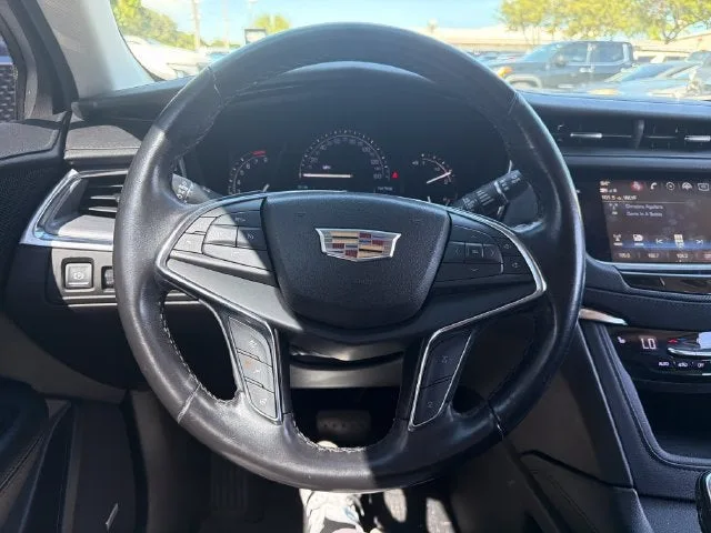2019 Cadillac XT5 Luxury AWD photo 8