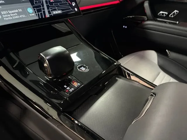 2025 Land Rover Range Rover Sport SV Edition Two photo 25