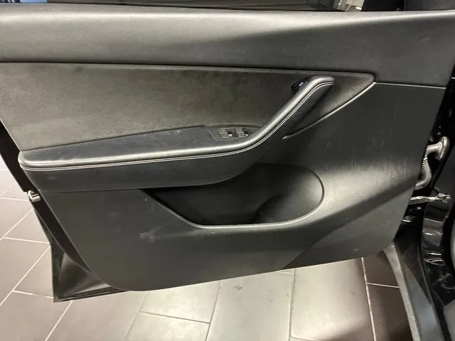 2022 Tesla Model Y Performance photo 10