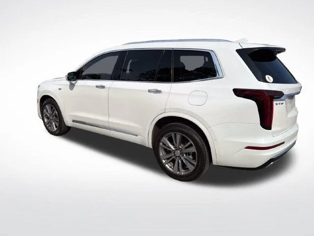 2024 Cadillac XT6 Premium Luxury photo 3