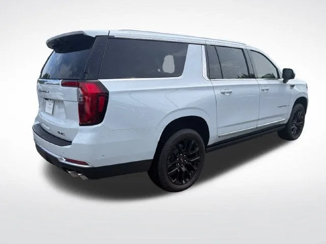 2026 GMC Yukon XL Denali photo 5