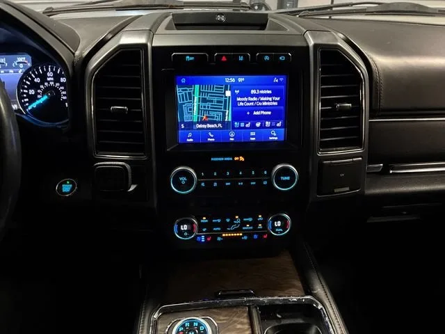 2021 Ford Expedition Max Platinum photo 19