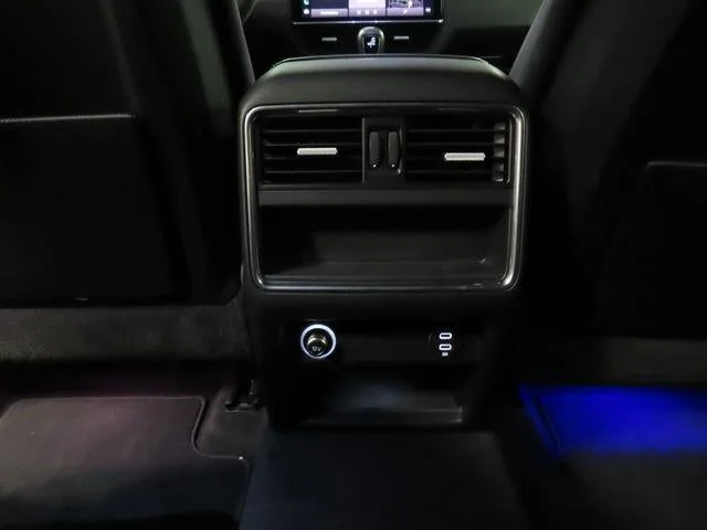 2022 Porsche Cayenne S photo 25
