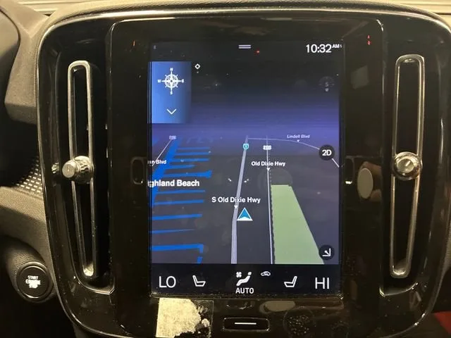 2019 Volvo XC40 R-Design photo 20