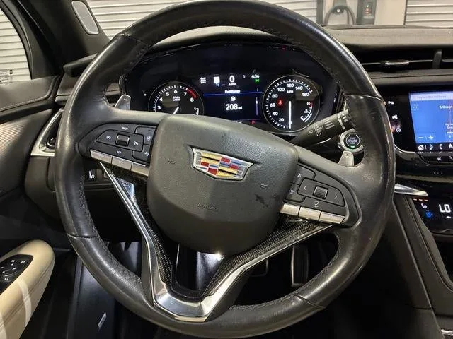 2023 Cadillac XT6 Sport photo 14