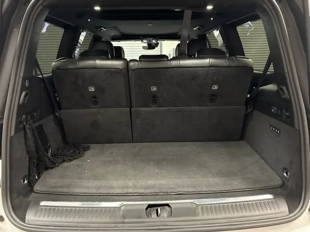 2022 Jeep Grand Wagoneer Series I photo 24