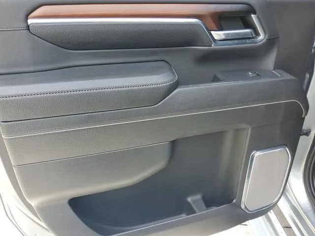 2024 GMC Sierra 2500 HD Denali photo 12