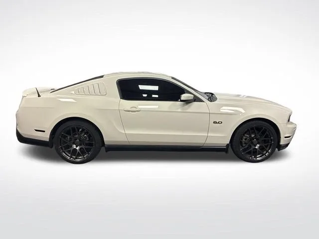 2011 Ford Mustang GT photo 6
