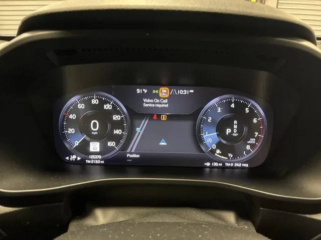 2019 Volvo XC40 R-Design photo 15