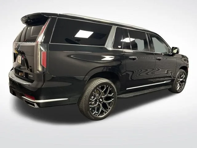 2022 Cadillac Escalade ESV Luxury photo 5