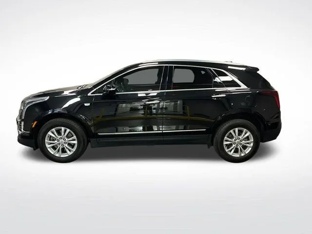 2024 Cadillac XT5 Luxury photo 2