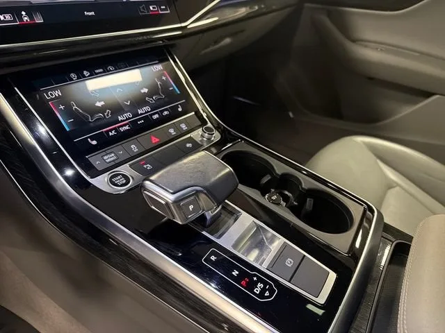 2022 Audi Q7 Premium Plus photo 25