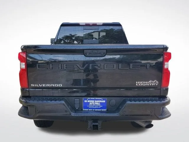 2022 Chevrolet Silverado 2500 HD High Country photo 3