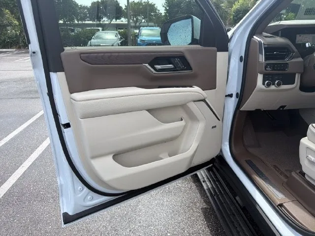 2026 GMC Yukon XL Denali photo 10