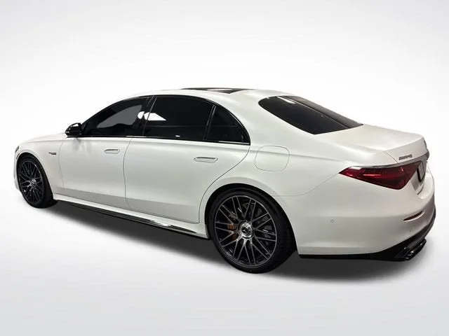 2024 Mercedes-Benz S-Class AMG® S 63 E photo 3