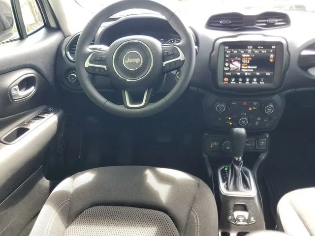 2023 Jeep Renegade Altitude photo 17
