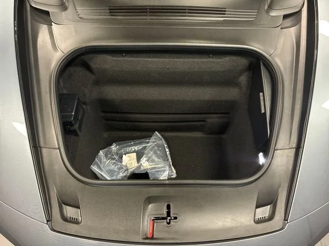 2026 Porsche 911 Carrera photo 26