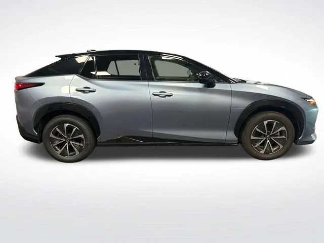 2023 Lexus RZ RZ 450e Premium photo 6