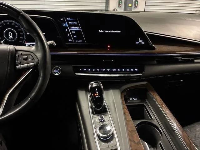 2023 Cadillac Escalade Sport Platinum photo 18