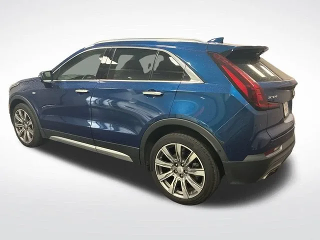 2019 Cadillac XT4 FWD Premium Luxury photo 3