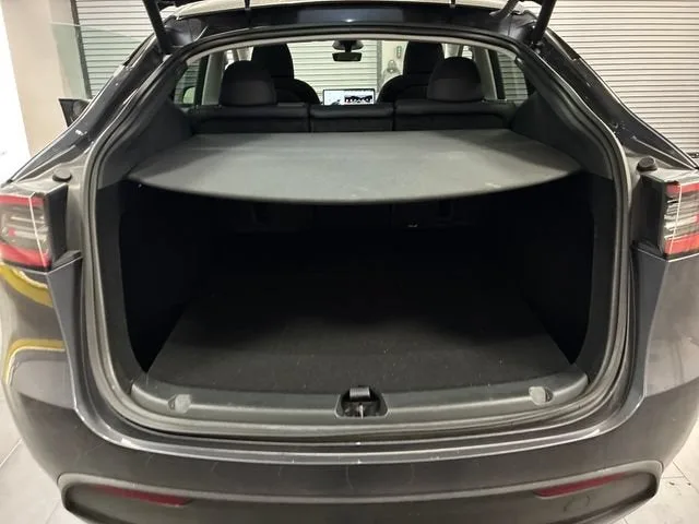 2023 Tesla Model Y Long Range photo 23