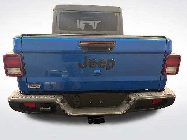 2025 Jeep Gladiator Nighthawk photo 4