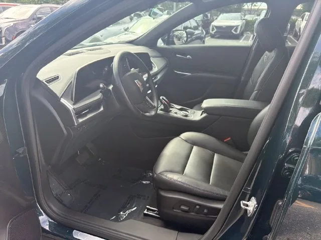 2024 Cadillac XT4 Luxury photo 9