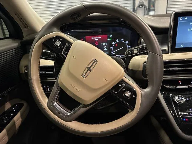 2022 Lincoln Corsair Standard photo 44