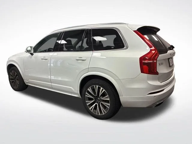2020 Volvo XC90 Momentum photo 3