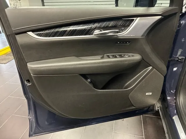 2025 Cadillac XT6 Premium Luxury photo 10