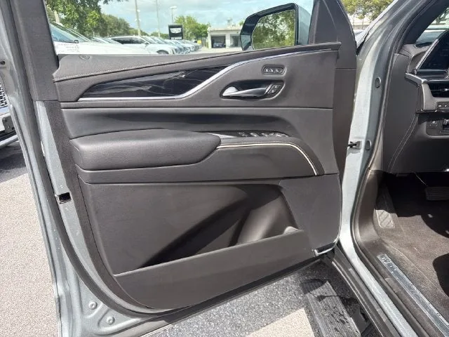 2024 Cadillac Escalade Sport photo 10