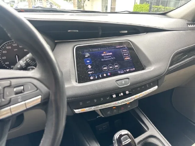 2022 Cadillac XT4 FWD Premium Luxury photo 19