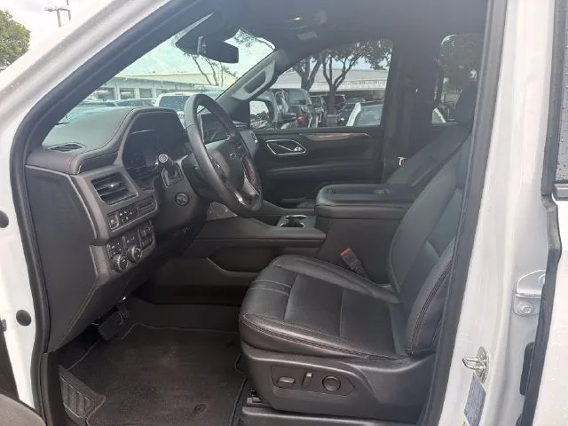 2023 Chevrolet Suburban RST photo 9