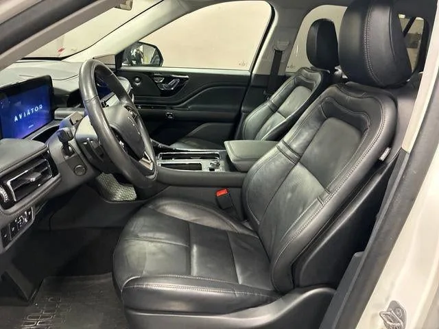 2025 Lincoln Aviator Reserve photo 9