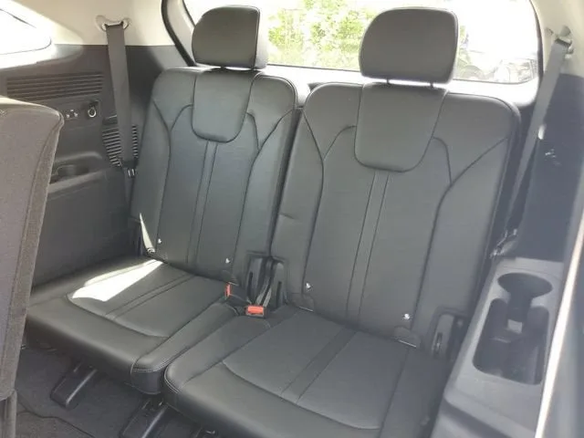 2024 Kia Sorento S photo 9