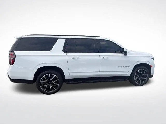 2023 Chevrolet Suburban RST photo 6