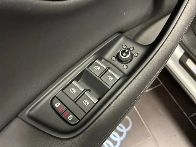 2023 Audi Q7 Premium Plus photo 11
