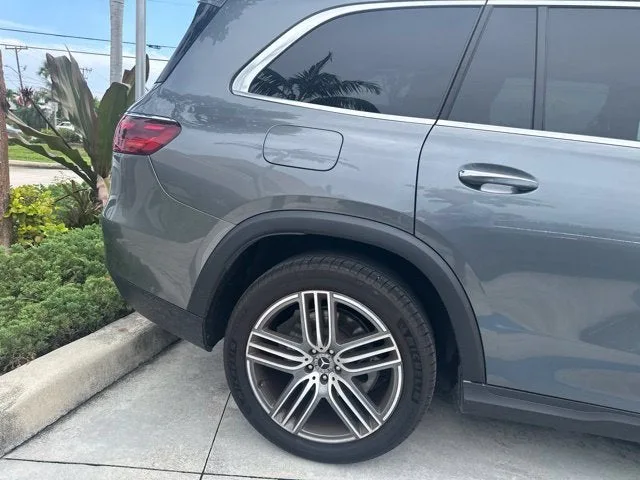 2025 Mercedes-Benz GLS GLS 450 photo 32