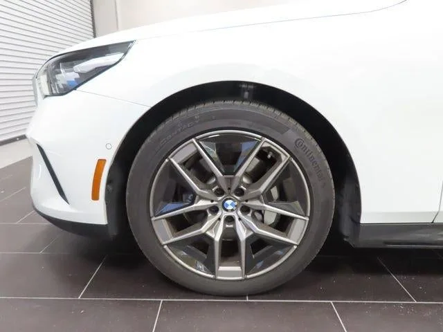 2026 BMW 5 Series 530i photo 13