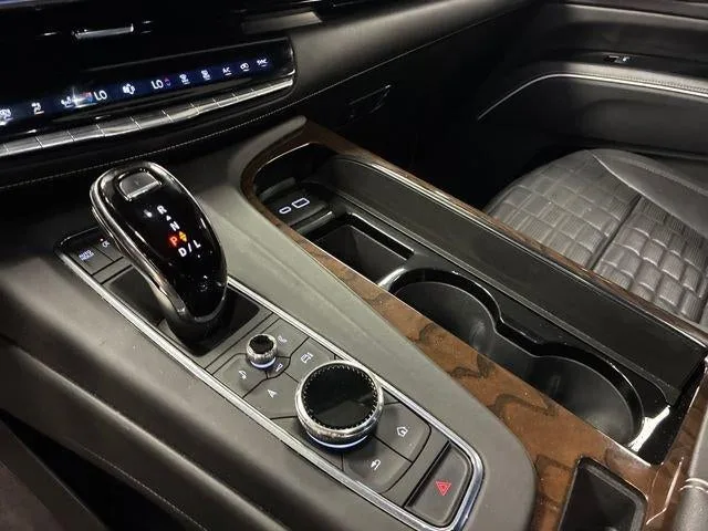 2023 Cadillac Escalade Sport Platinum photo 25