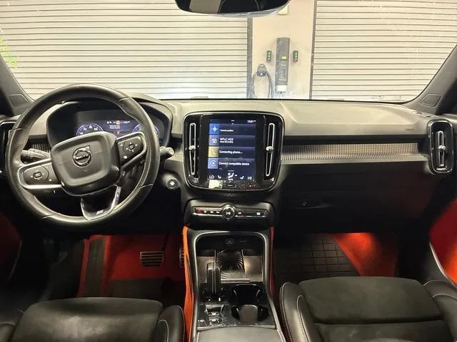 2019 Volvo XC40 R-Design photo 12