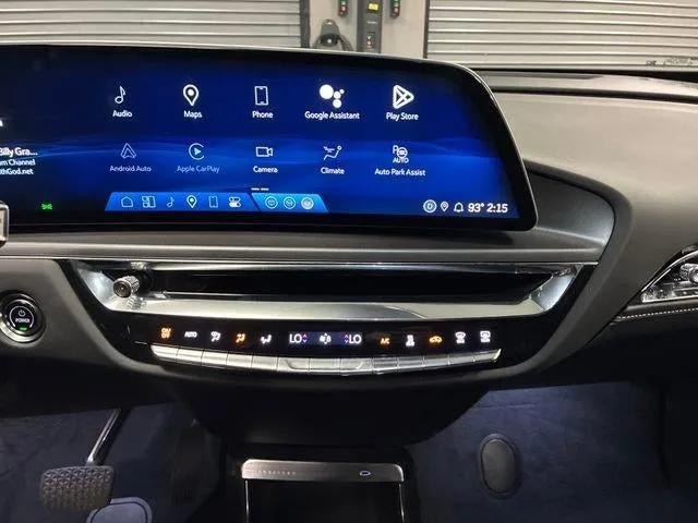 2024 Cadillac LYRIQ Tech photo 19