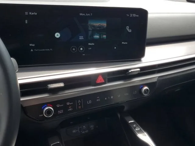 2024 Kia Sorento S photo 25