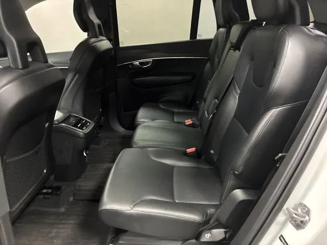 2020 Volvo XC90 Momentum photo 25