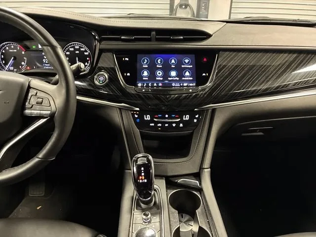 2025 Cadillac XT6 Premium Luxury photo 18