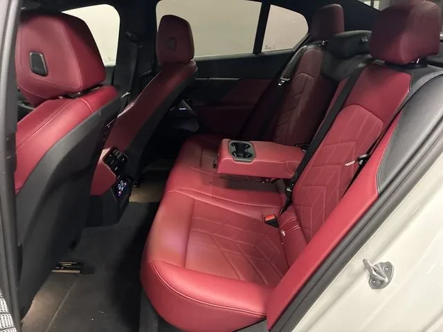 2026 BMW i5 eDrive40 photo 26