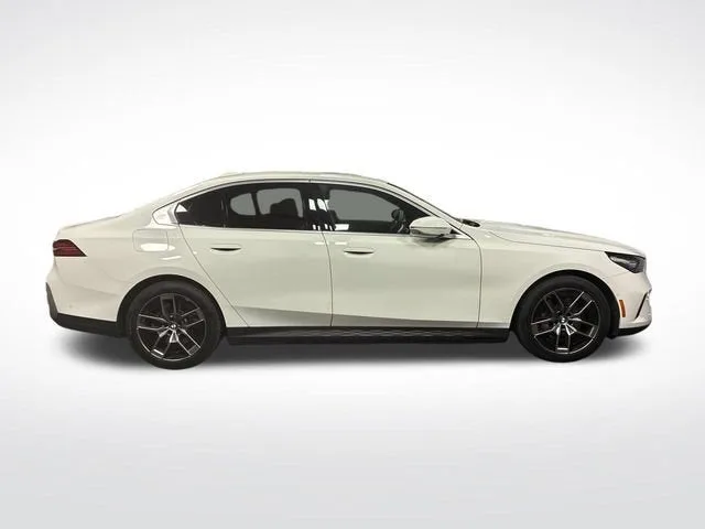 2026 BMW i5 eDrive40 photo 6