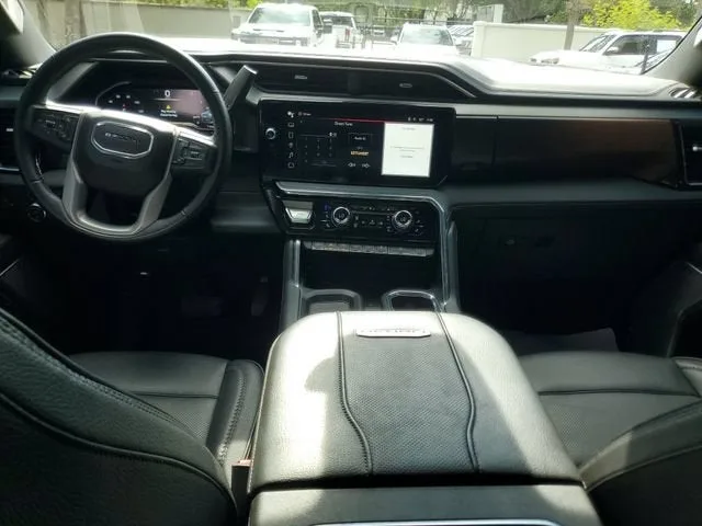 2024 GMC Sierra 2500 HD Denali photo 14